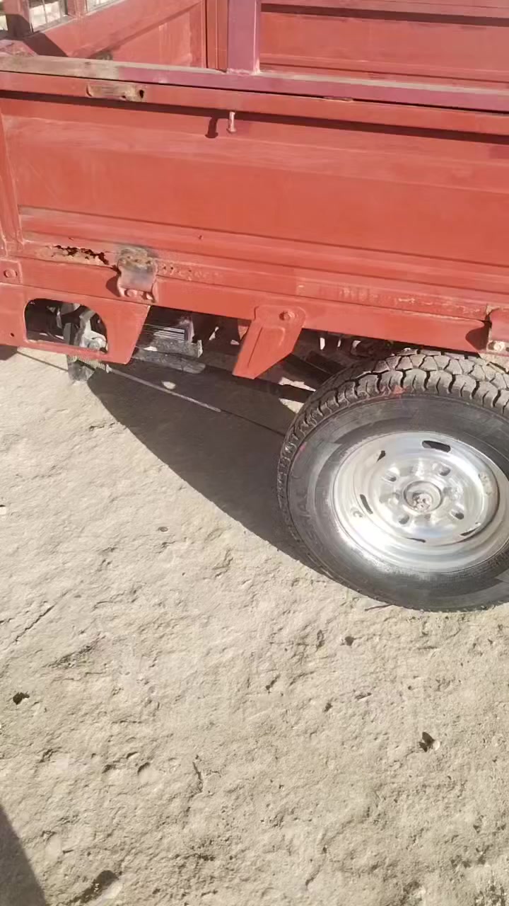 السلام عليكم بسبب الوعود الكاذبه اعيد النشر ستوته لبيع مكينه خير من الله تاير كارتون ضفيره كارتون باتري كارتون جوزه وياله تايرات كله جديد *********** مستعجل عله بيعها مكاني رفاعي
