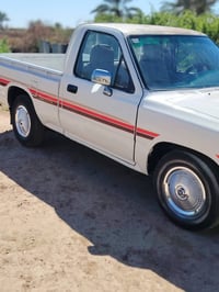 هايلوكس • ١٩٨٩ • بدون معجون