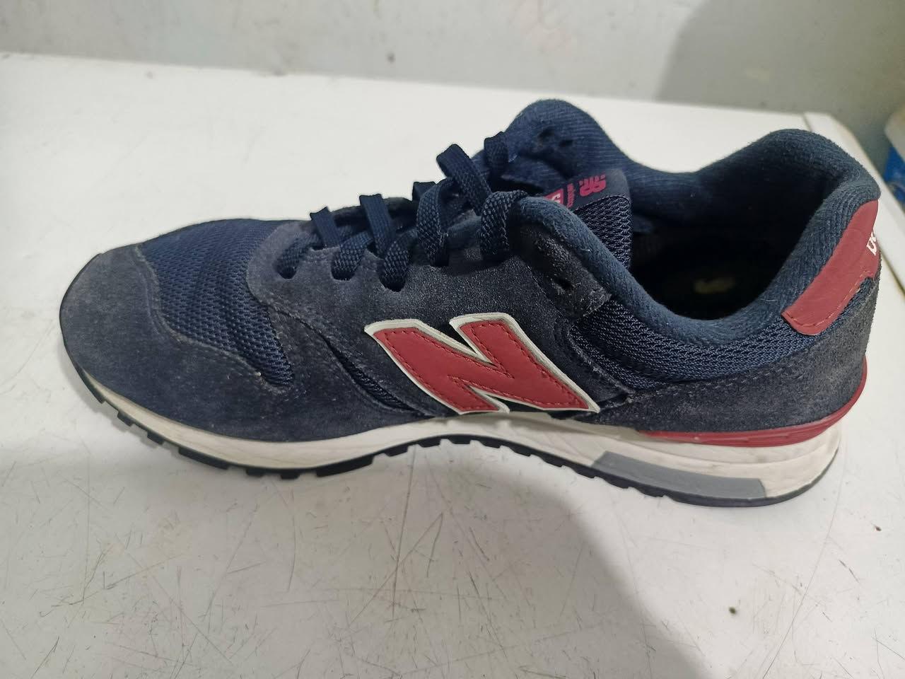 سلام عليكم مجموعة حذاء رياضي باله فيتنامي للبيع سعر القطعه 10 مكاني رفاعي اتصال ***********
