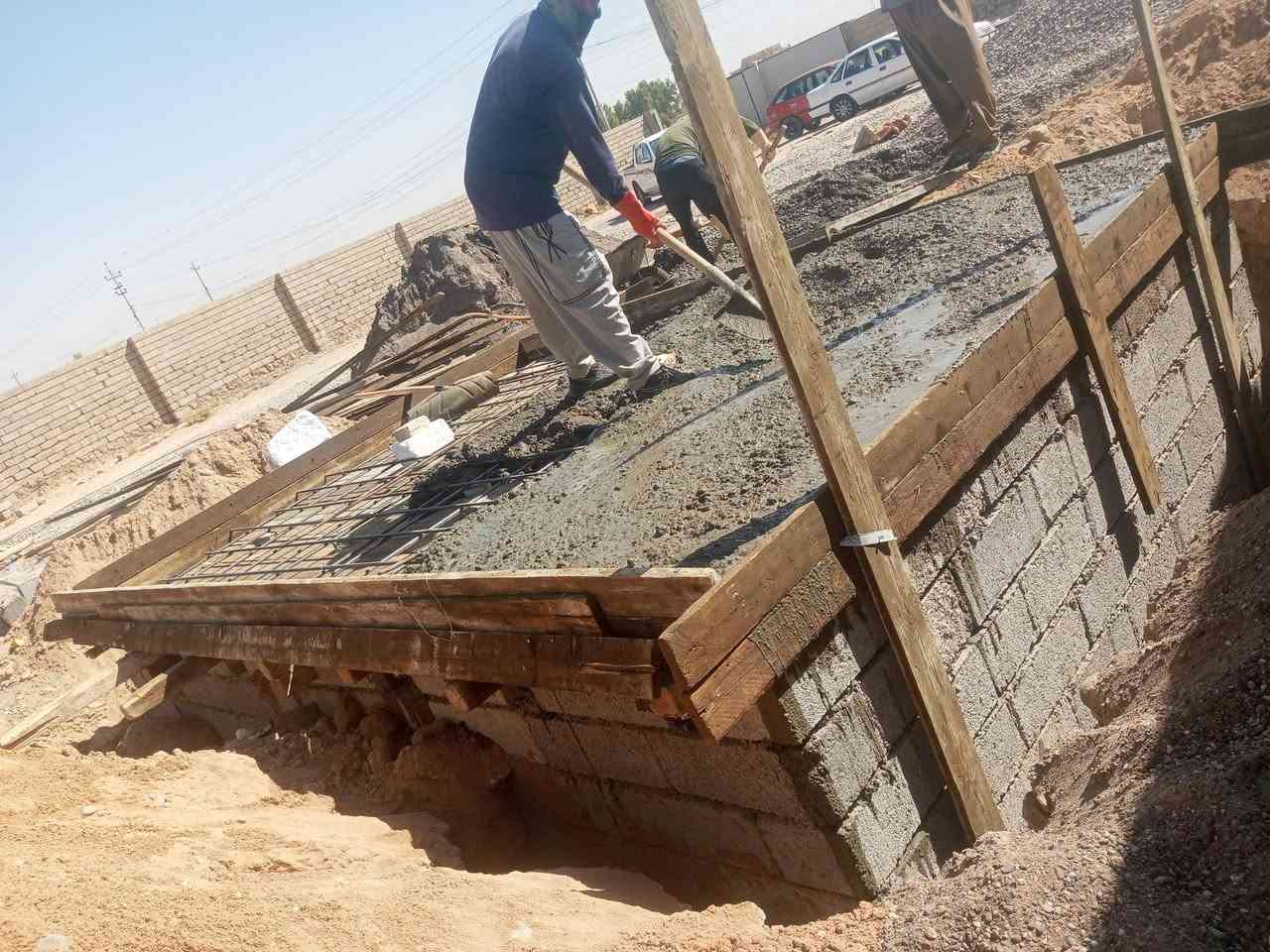 السلام عليكم نجار متفرق
نجاره بيتونه 
منهولات قصاطل 
دنك باب حوش 
مخزن خارجي 
مطبخ خارجي 
صحيات 
صب هم نصب 
شغل درجه اولى 
 ***********
