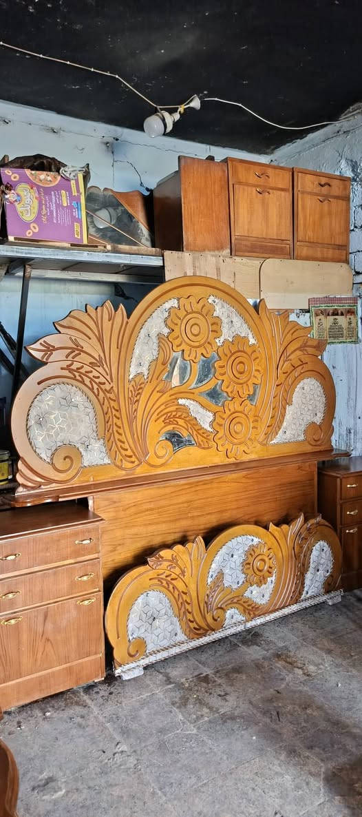 غرفة نوم ٥باب صاج ملحق شغل ثقيل جدا نظيفة جاهزة السعر ٥٥٠ قفل تواصل خاص***********
