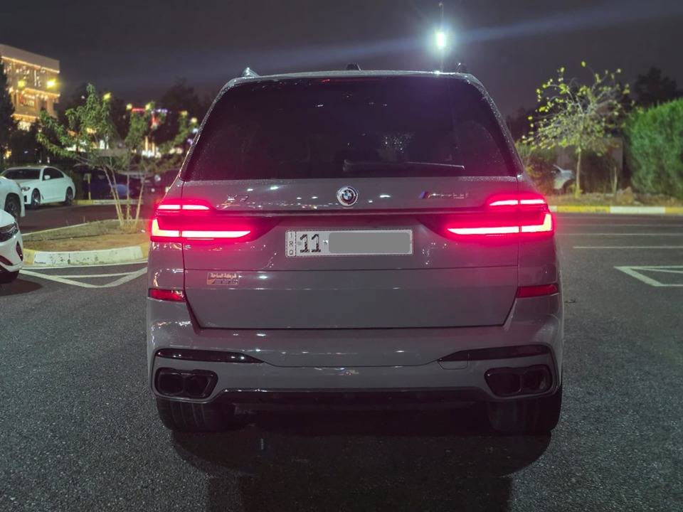 بي ام دبليو BMW X7 M60i موديل 2023
الفئة الاعلى و الاقوى في الX7 
ماشية 24 الف كيلومتر فقط. 
 محرك 8 سلندر 4.4 توين توربو مع جميع المواصفات 
بضمنها الجكات و البردات و التايرات الخلفية الدوارة 
و اليول 23 انج و بانوراما 3 قطع و منظومة صوت باروز اند 
ويلكنز و مواصفات اخرى كثيرة. 
السيارة عليهة PPF

🟪 السعر  :: الطلب في التعليقات ويوصلك مباشرة ✍️ 📩

السيارة وارد امريكي كلين 100% مكفولة كفالة كاملة من كلشي مع تقرير كارفاكس, السيارة بوضع الوكالة و خالية من النواقص.  
مكان السيارة, بغداد الكرادة. 

رقم صاحب السيارة
***********
