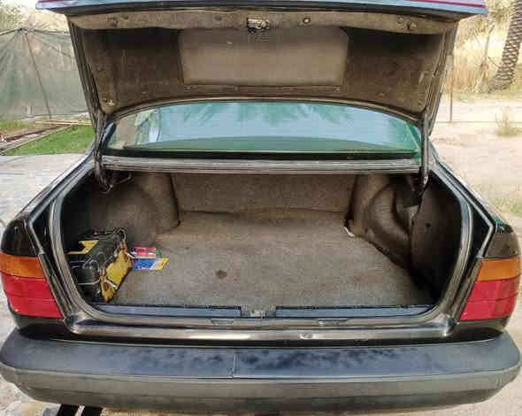 السلام عليكم 
سيارة BMWللبيع
حجم 535 .v6
رقم بغداد دولي  مكينه بيه بداية تبخير.  تخم تايرات جديد. صدر جديد. السعر 50$ وبيه مجال  مكان السياره بغداد للاستفسار ***********
