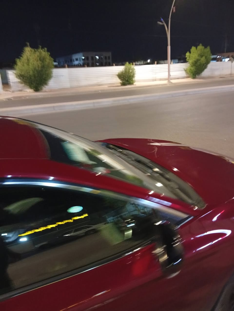 البيع كامري موديل 18 فول عداه الفتحه رقم دهوك هزه جديده حادث بس بنيد بدون ايرباك السعر 155مكان بغداد العامريه  ***********

