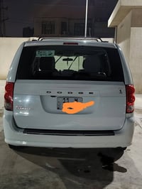دوج كرفان  موديل ٢٠١٨ماشيه ١٤٥ السياره بيهه البجم مصبوغ وباب سلايت صبغ...