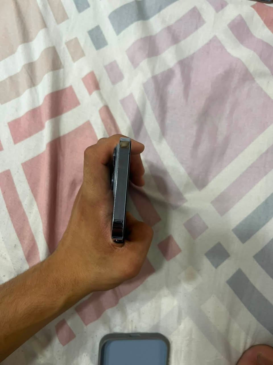 للبيع ايفون ١٣ برو (فقط)
الجهاز حيل نضيف ونضافته موضحه بالصور مامبدل بيه اي شي بطاريته ٩٤ بلاديه استعماله قليل كلش قطعه لكطه وبالعافيه عالياخذها الذاكره العملاقه ٥١٢ جهاز وتر بروف تسبحه وتاخذه مني السعر ٦٦٠ والشراي غير شكل يدلل قطعه لكطه وبسعر ال٢٥٦


**إذا كنت صاحب هذا الإعلان وتريد حذفه لأي سبب، رجاءا أرسل رسالة إلى الدعم الفني**