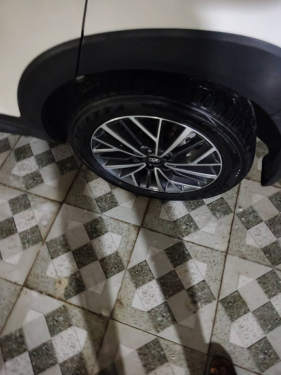 السلام عليكم توسان موديل 20خليجي كفالة عامه رقم قادسيه الجديد خمس عدسات شركه الكاصد سياره جديده معه الكلمه مكان ديوانيه ***********
