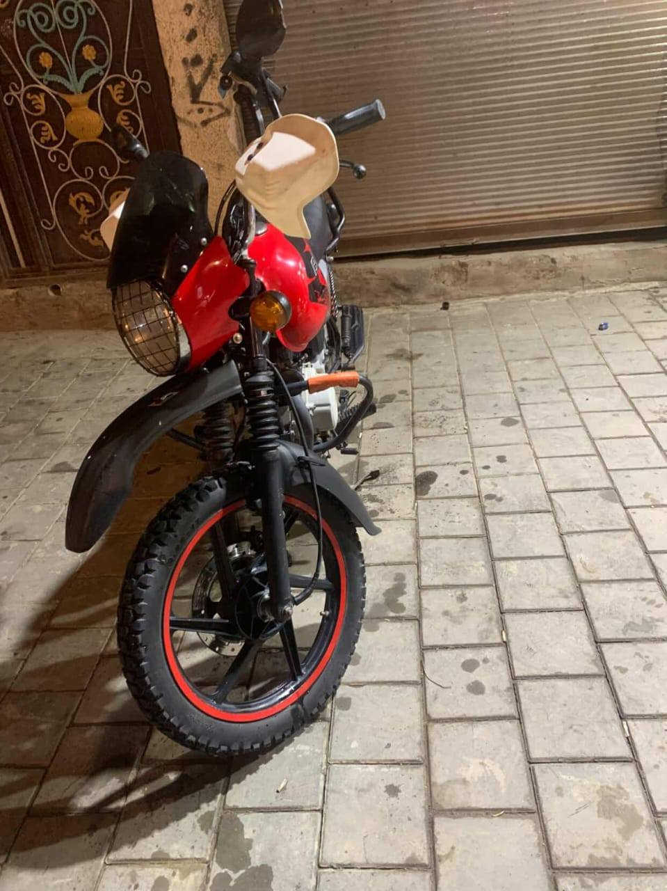 السلام عليكم
بوكسر للبيع موديل 23 مكفوله كفاله عامه برغي ما مفتوح بيهه وصارلهه شهر متروكه سعرهه (2450) وبيهه مجال حك جيه مرقمه رقم عربي بلتحويل يصير نكليزي وتحويل ثاني يوم 
 مكاني مدينه الصدر

 ***********📞📞
