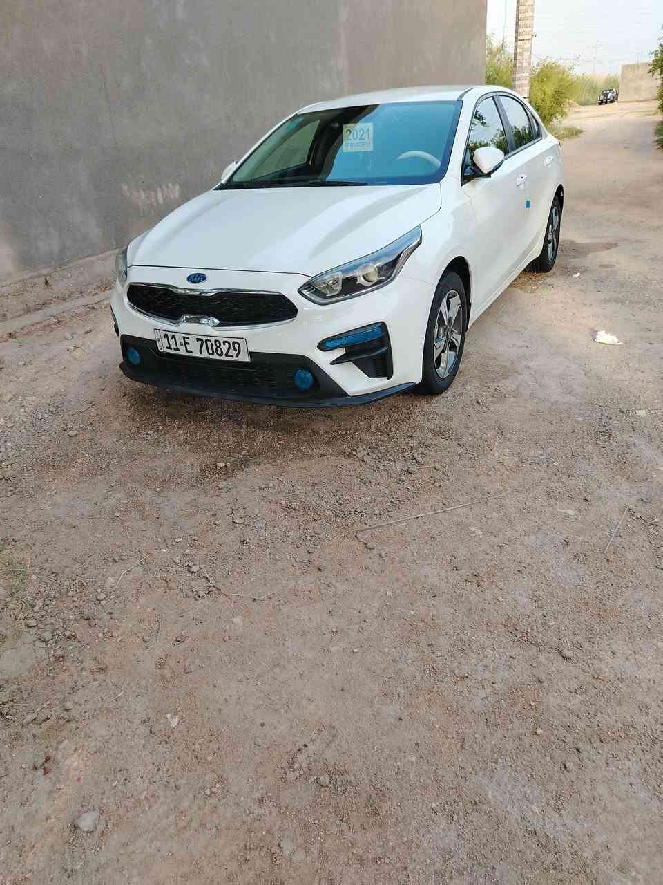 سلام عليكم كيا سيراتو 21 خليجي ١٦٠٠ الجاملغ الخلفي صبغ ولباقي كفاله ماشيه ٦٠ نص فول رقم بغداد بسمي مكان الرميثه ***********
