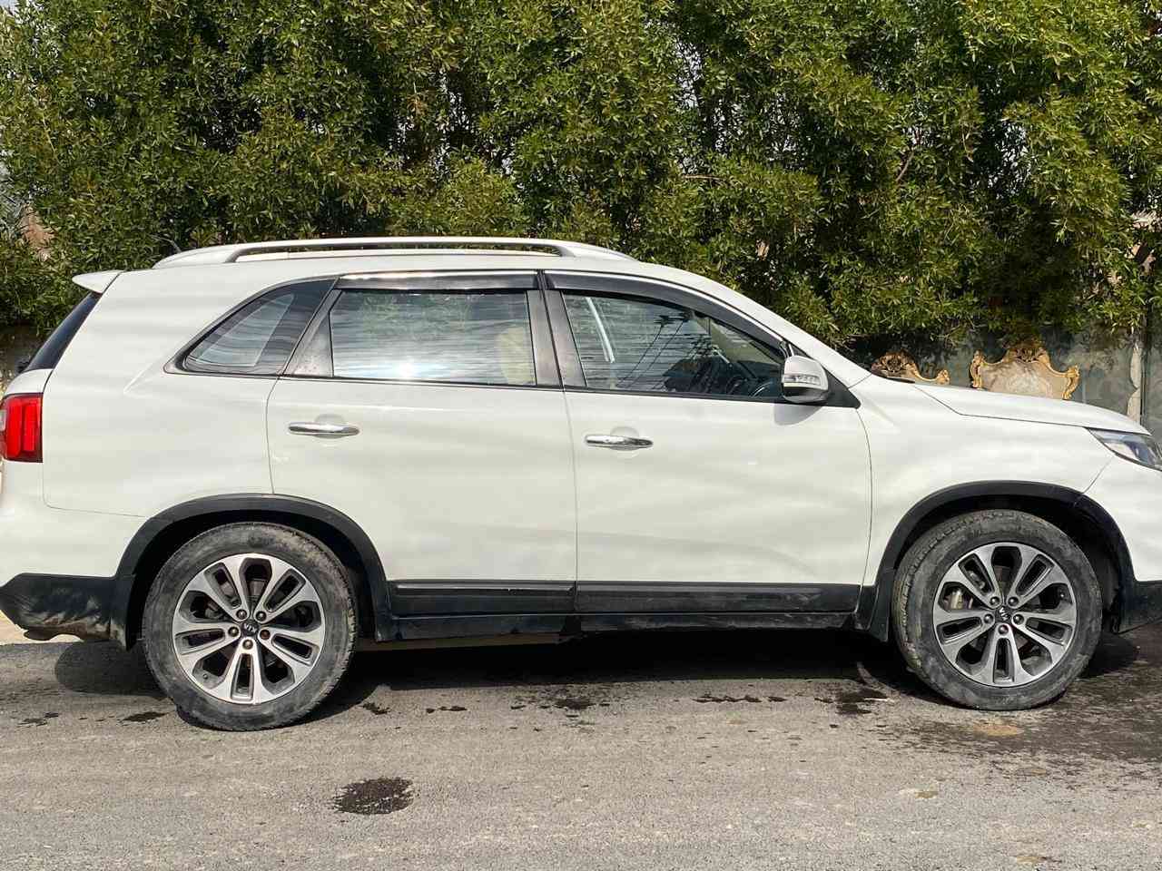 سورنتو 14 بغداد فول مواصفات بصمه تحكم ستيرن كشن تحكم كهربائي اشارت ترحيب بونراما اناره بل يدات الخارجيه تخم تاير محرك وكير ترايك للبصره  ماشيه 130السعر 140  بسمي رقم الهاتف *********** بغداد, العراق
