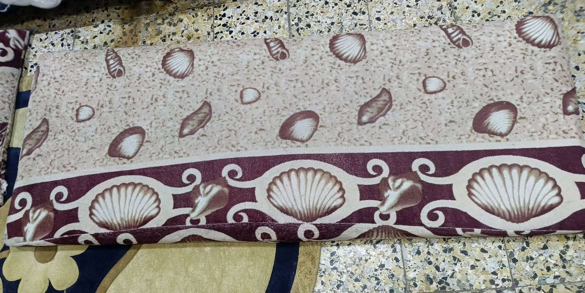 دوشك اسفنج عدد اثنين السعر 12 

الاتصال عالرقم ***********

ويوجد خدمه توصيل
