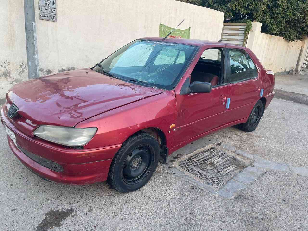 السلام عليكم ورحمه الله بيجو فرنسي موديل 96 لون ماروني مميز ماكينه وكير مقفولات صدر نظيف كهربائيات كلها شغاله رقم بغداد صدام مراوس او بيع سعر البيع 13 ورقه وبيها مجال فتكفل سرقه وعشائر فقط مكاني بغداد رقم الهاتف ***********
