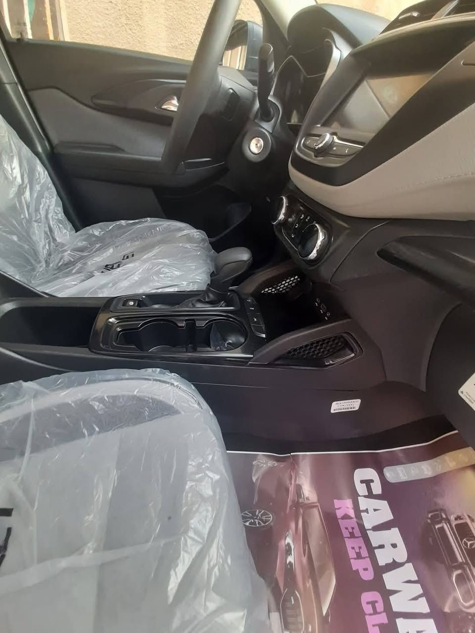 السلام عليكم 
 تريل بلايزر 2021 بدون قطرة صبغ
مواصفات عادية
محرك 1300 تيربو 
رادارات توقف ذاتي 
حساس نقاط عمياء بالمري 
هاند بريك كهرباء   
قيادة ذاتية 
مثبت سرعةو تحكمات ستيرن 
نظام اوتو ستوب لتقليل صرف البانزين 
والبقية عادي كشن مو كهرباء 
السعر 135 وبيها مجال للناس الي تستاهل 
المكان بغداد الاعظمية 
السيارة بدوون صبغ نظيفة 
بيع مستعجل جدا 
واتساب ***********
