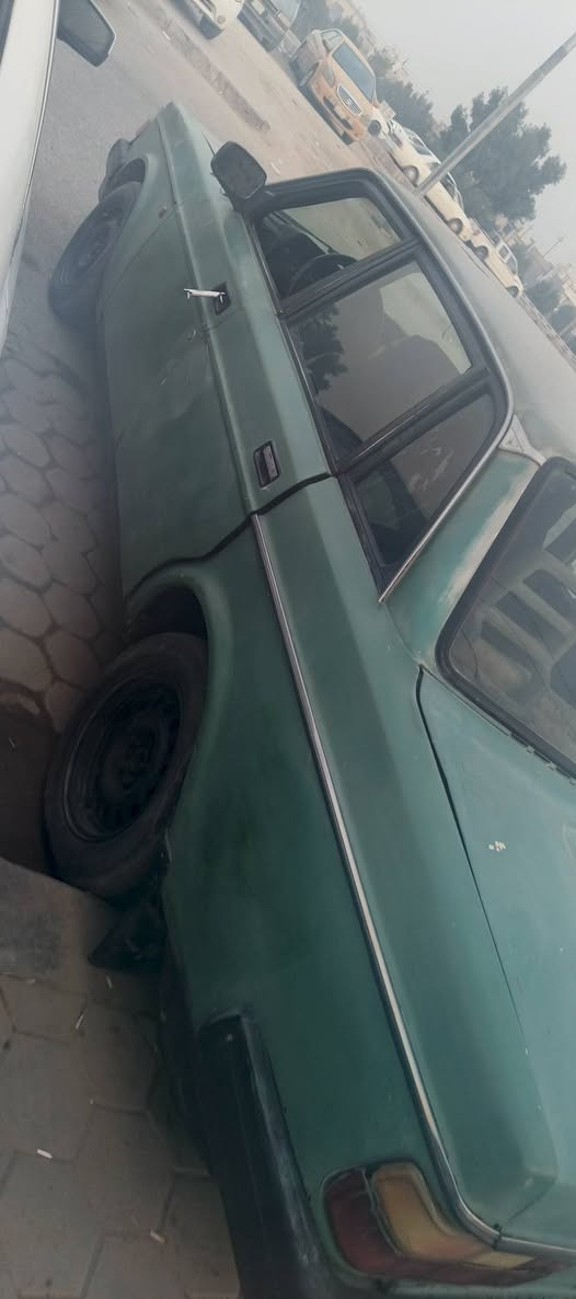 سلام عليكم فالفو 240 للبيع مديل 1983 راعي السياره مباشر سنويه 2027 كفاله كير مكينه  حداديه مكاني نجف حي الجزيره  ***********
