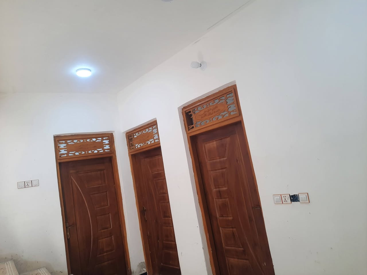 السلام عليكم بيت للايجار في الحي الثقافي  بيت حديث ومرتب خلف مطعم حياوي 
 للتواصل 
*********** 
واتساب واتصال
سيد عقيل
