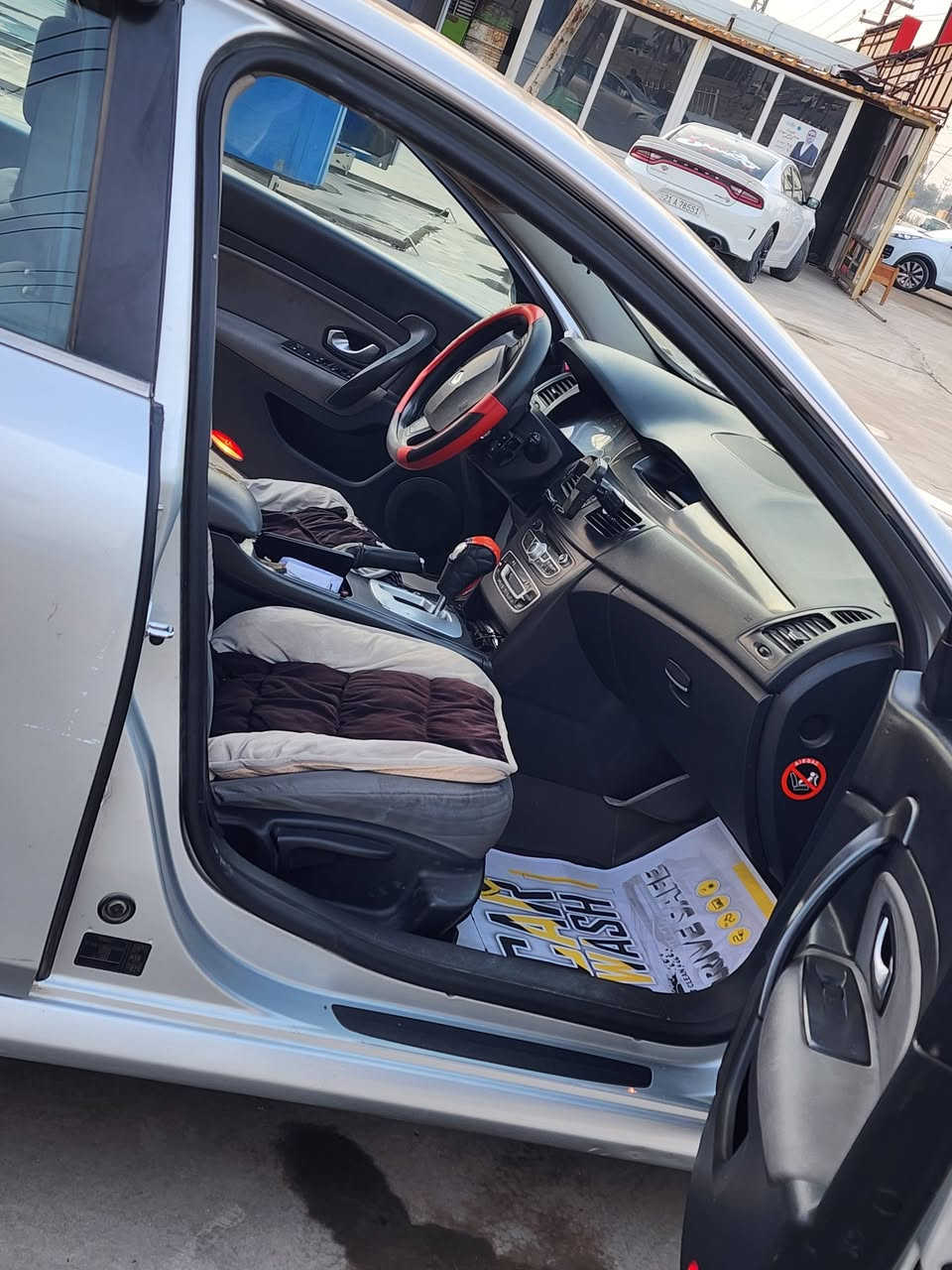 ا
السلام عليكم 
رينو سافران موديل ١٢ فول 
مكفولة من الضربة والصبغ 
***********
