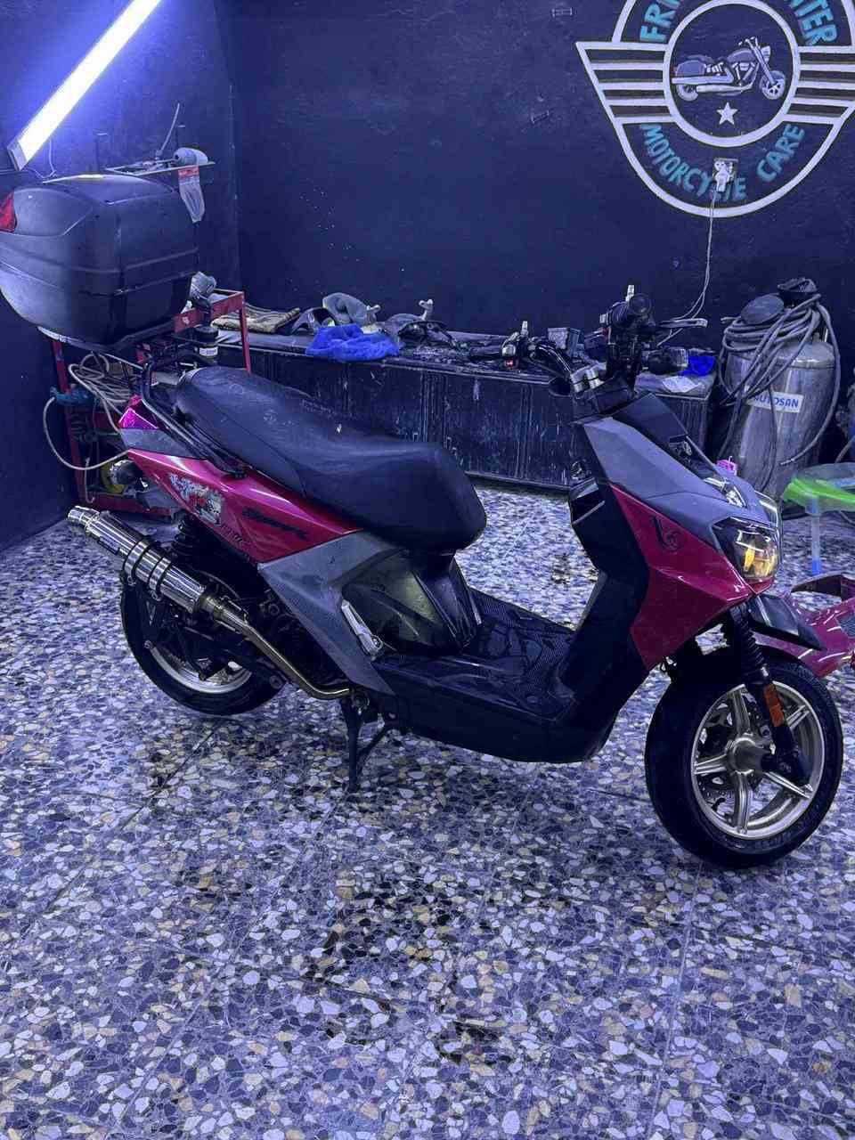 سلام عليكم دراجه البيع مكفوله شراي يجي عل هاض رقم ***********
