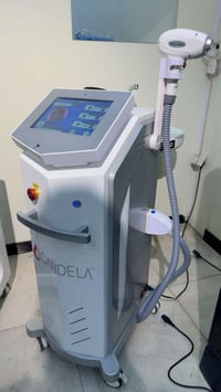 للبيع جهاز ليزر ازالة شعر اشتريته جديد ماستخدمته قليل وعزلت مركز قيم  ...