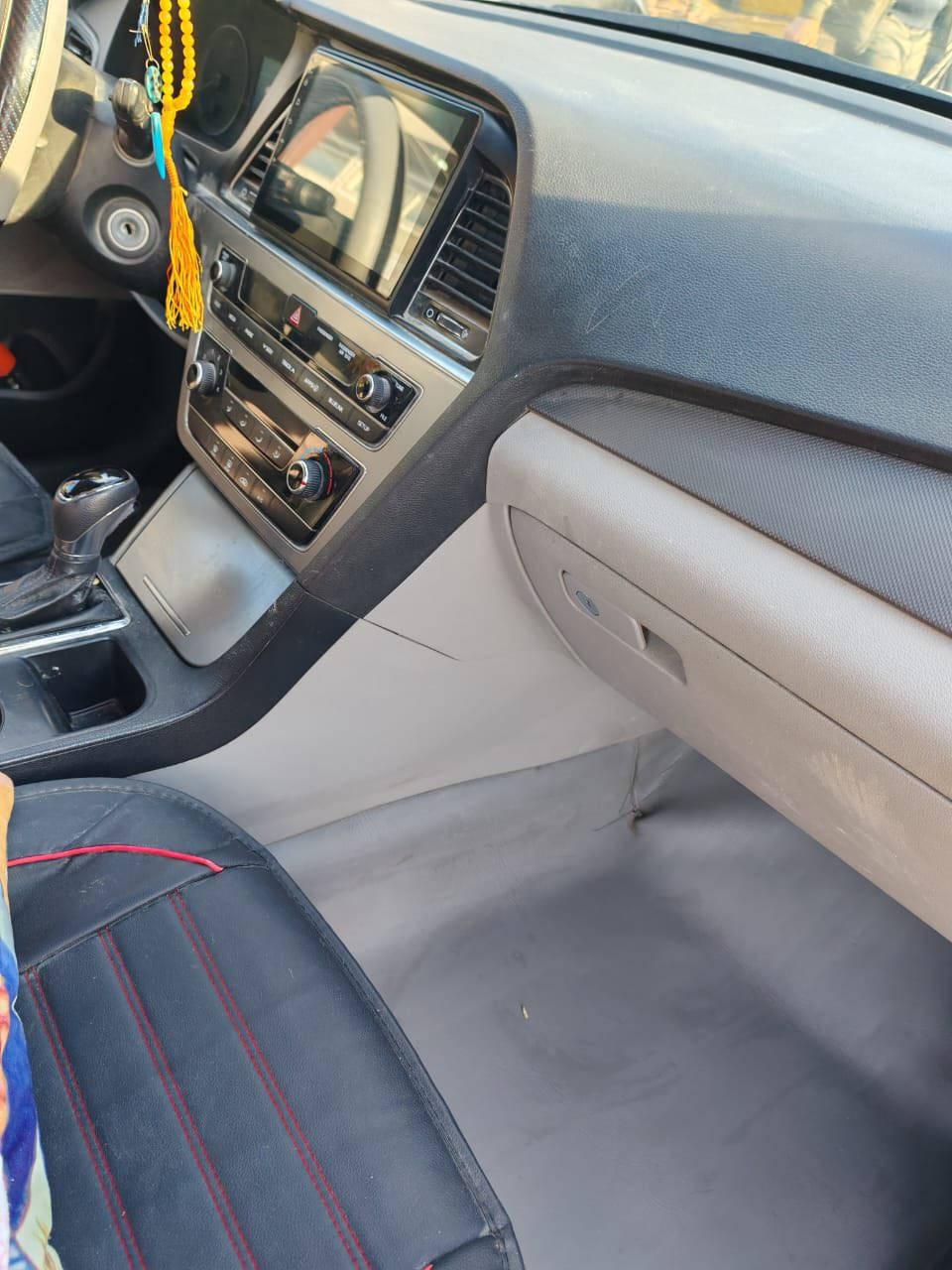 سوناتا ١٦..
حادثها موضح بالصوره..
جاهزه كل نقص ماكو..
السعر ١٢٠ وبيها مجال بسيط جدا.
 ***********سياره بااسمي سنويه جديده
