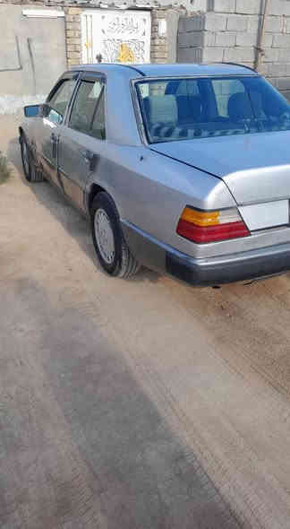 السلام عليكم مكلف بالنشر مارسيدس دب للبيع موديل ٩١ مكينه ونجي تخم تاير تحويل مباشر سنويه ل٢٦ للاستفسار*********** السعر ٤٥ وبيها مجال.
