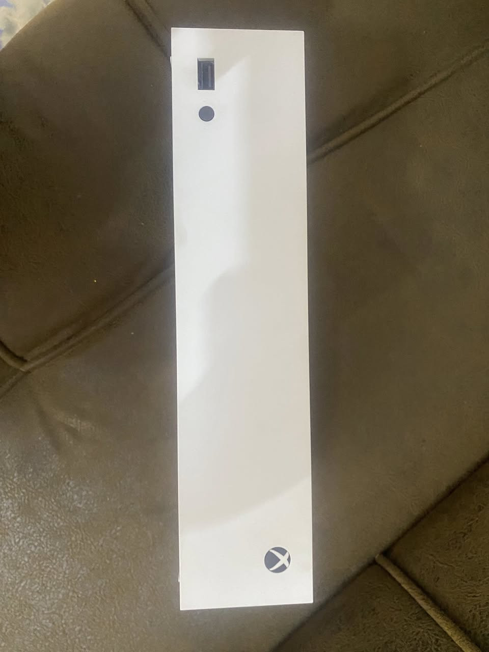 السلام عليكم
عندي ؛ Xbox series s

ذاكره 512GB

محمل بي: باتلفيلد ٣ وGTA اونلاين و FC26 و ماينكرافت

السعر 420 ويه اليوبي اي بدون 400

رايده هم مراوس بشي مثلا موبايل او ايباد قوي

وما مفتوح ولا مصلح ولا مبدل بي شي واحد
وحته الجويستك اصليه جايه وين البلي


**إذا كنت صاحب هذا الإعلان وتريد حذفه لأي سبب، رجاءا أرسل رسالة إلى الدعم الفني**