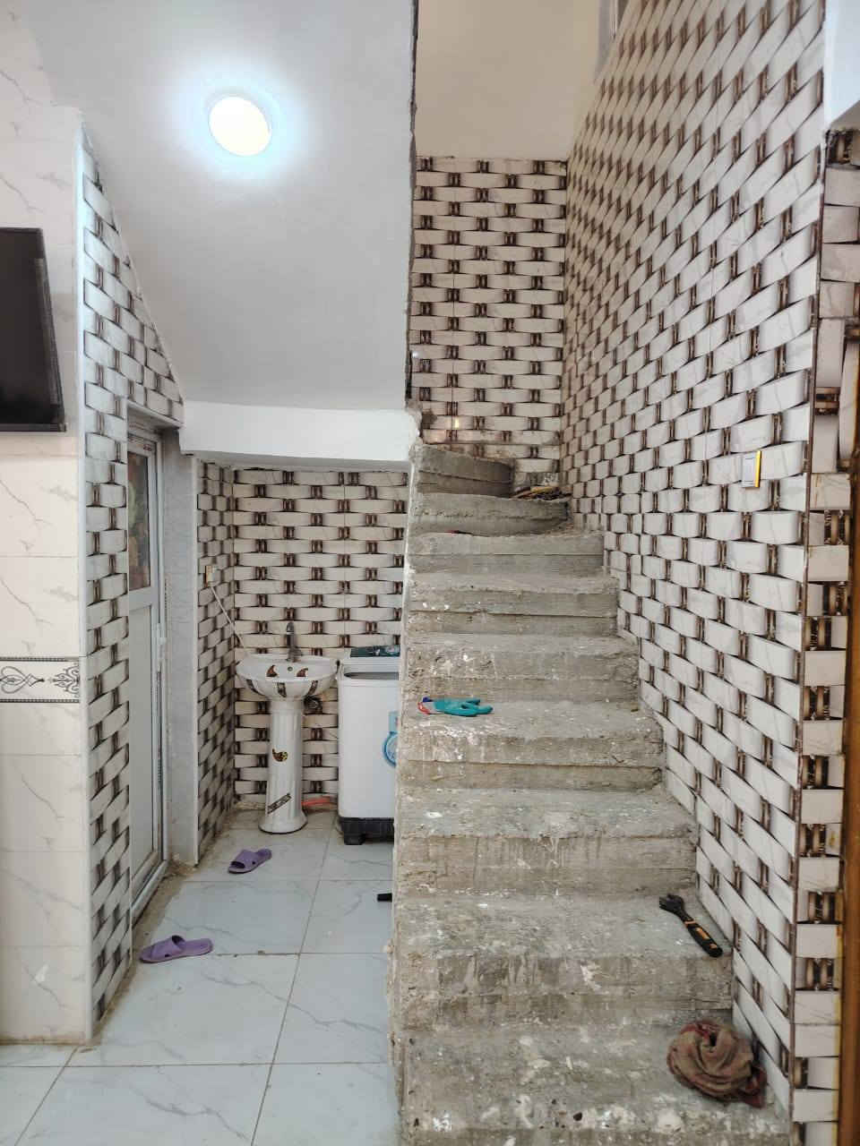 ✅دار للبيع 200عمود 132

✅ يحتوي على 2غرف

✅استقبال ومطبخ وحمام

✅خارجيه وداخليه 
✅يبعد عن شارع العام150متر
✅شوارع تبليط اناره مولد شارع ذهبي
✅ بناء جناي  مدارس اهليه وحكوميه ومركز صحي
✅صب كونكريت اساس وقف
✅سعر البيت 55قابل لتفاوض 
✅***********اتصال
#*********** واتساب  مكتب الكوثر للعقارات العامه 
يوجد لدينا جميع المساحات

والبيوت 500متر0سعر90 طابقين

بيت 200متر سعر60طابق واحد

بيت100 متر سعر33

بيت120سعر34

بيت50سعر18
