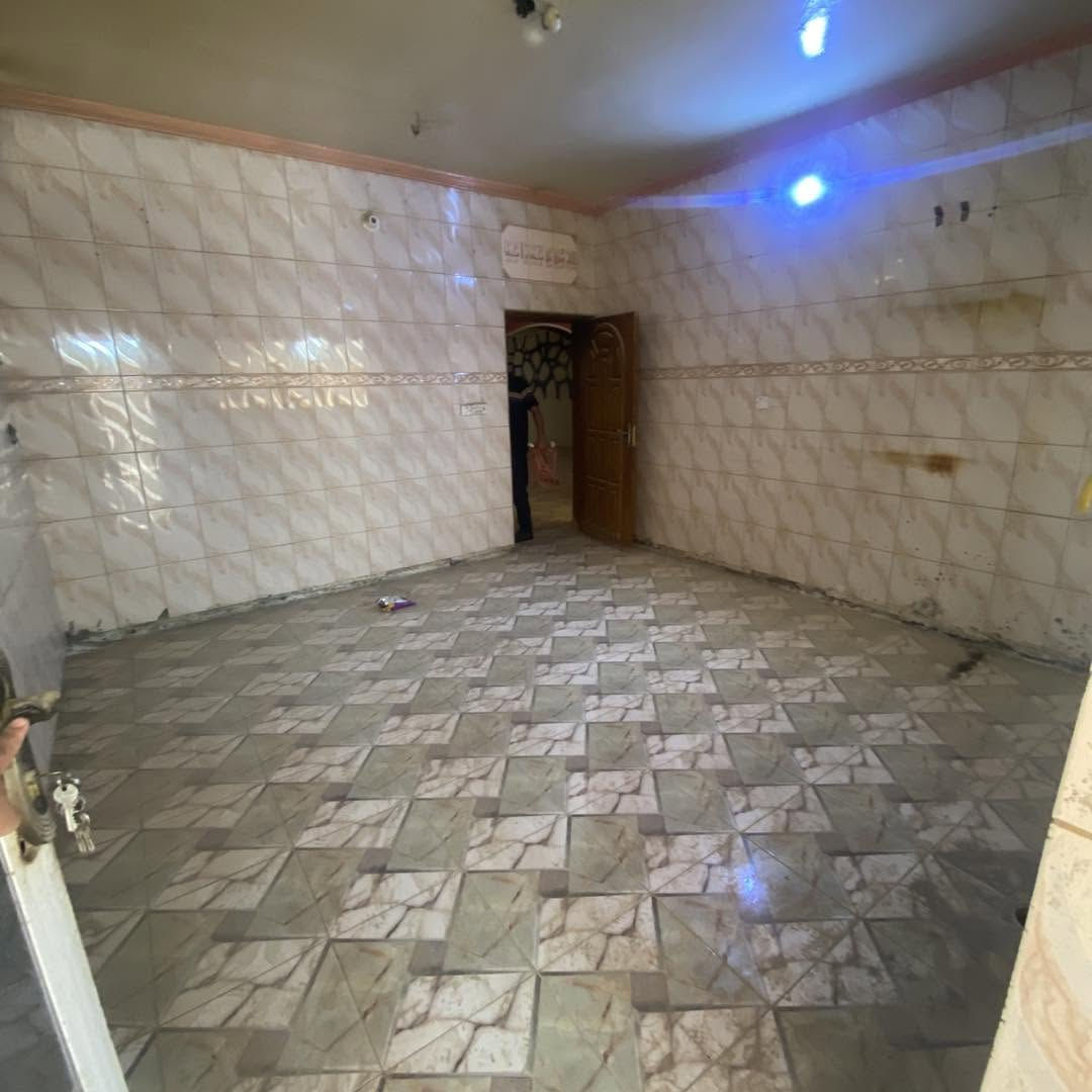 🏘️ / دار للايجار مسـاحه (٢٥٠)م طابو (صـرف )          

بناء نظيف جدا 🏡
1️⃣ الطابق الاول / غرفه نوم .مطبخ. مجمع صحيات  . هول   . استقبال .طارمه 

2️⃣ الطابق الثاني / غرفه نوم 

📍 الموقع / خلف كراج الموحد _ شارع ام البنين موقع ممتاز 
                             

للأستفسار ☎️: (***********)
:(*********** )
