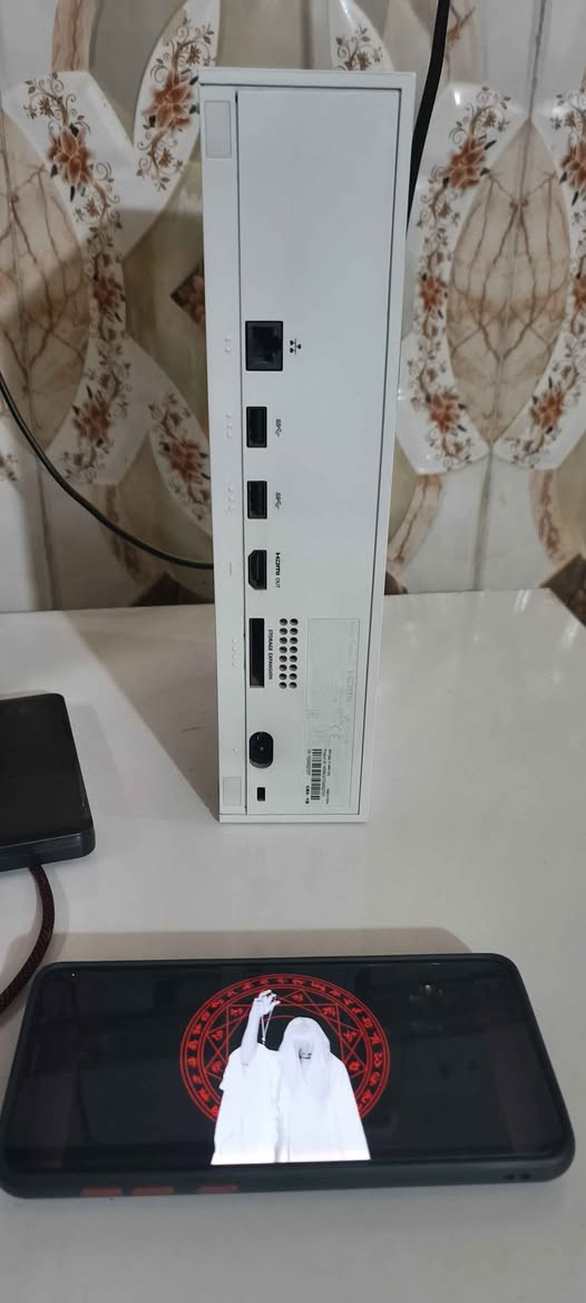 اكسبوكس سيريس اس سعر 430 مع يدات ثنين وهارد 500 كيكه اصدار 22 نضيف لا مفتوح ولا مصلح تجي تفحص بيدك رجاء بس الشراي يراسلني مكاني بغداد الشعب حي البساتين رقمي *********** بغداد, العراق
