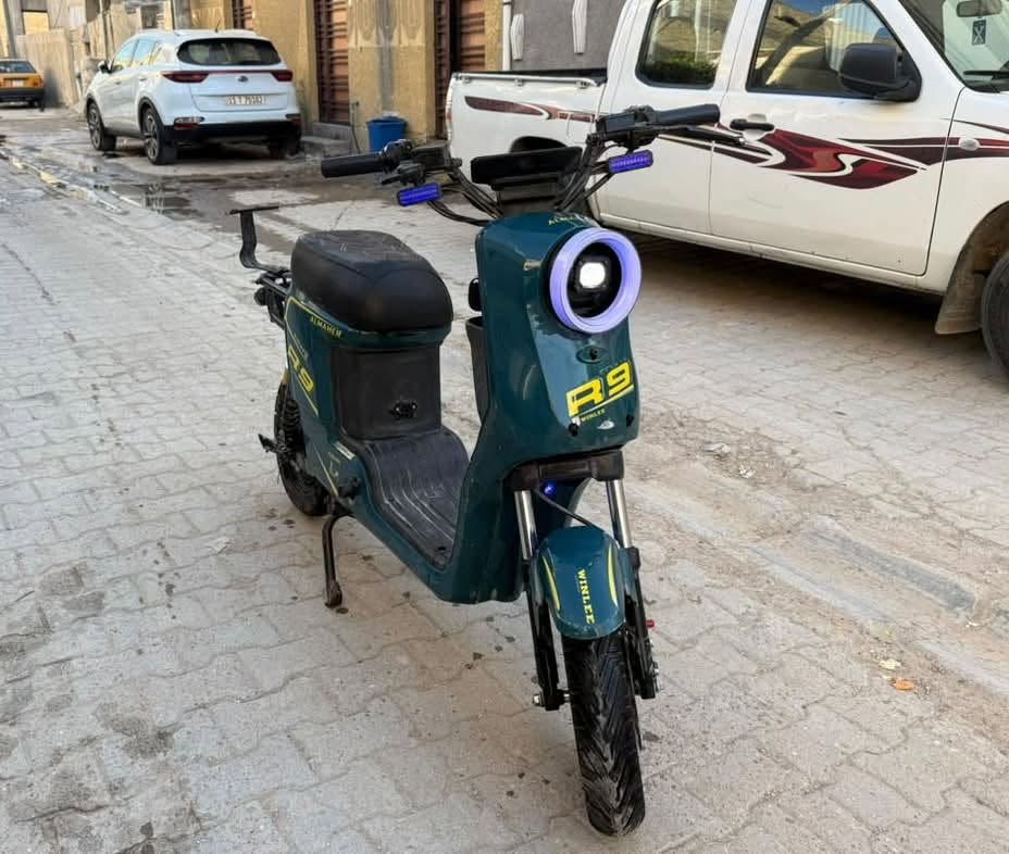 سلام عليكم دراجة شحن نوعية R9 أربع سرعات مديل 24 مواصفاتها معروفة للبيع السعر300 الف. مكان بغداد وبي مجال للشراي التواصل واتساب او رقم
***********
