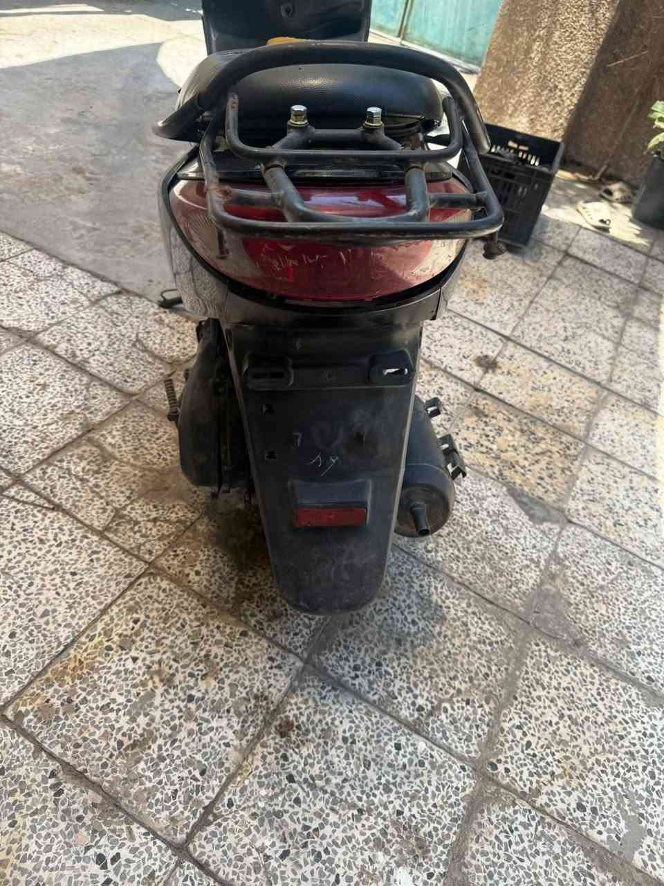 دراجه برير كابريتر للبيع كوم حديد ابيعه 200بغداد ***********
