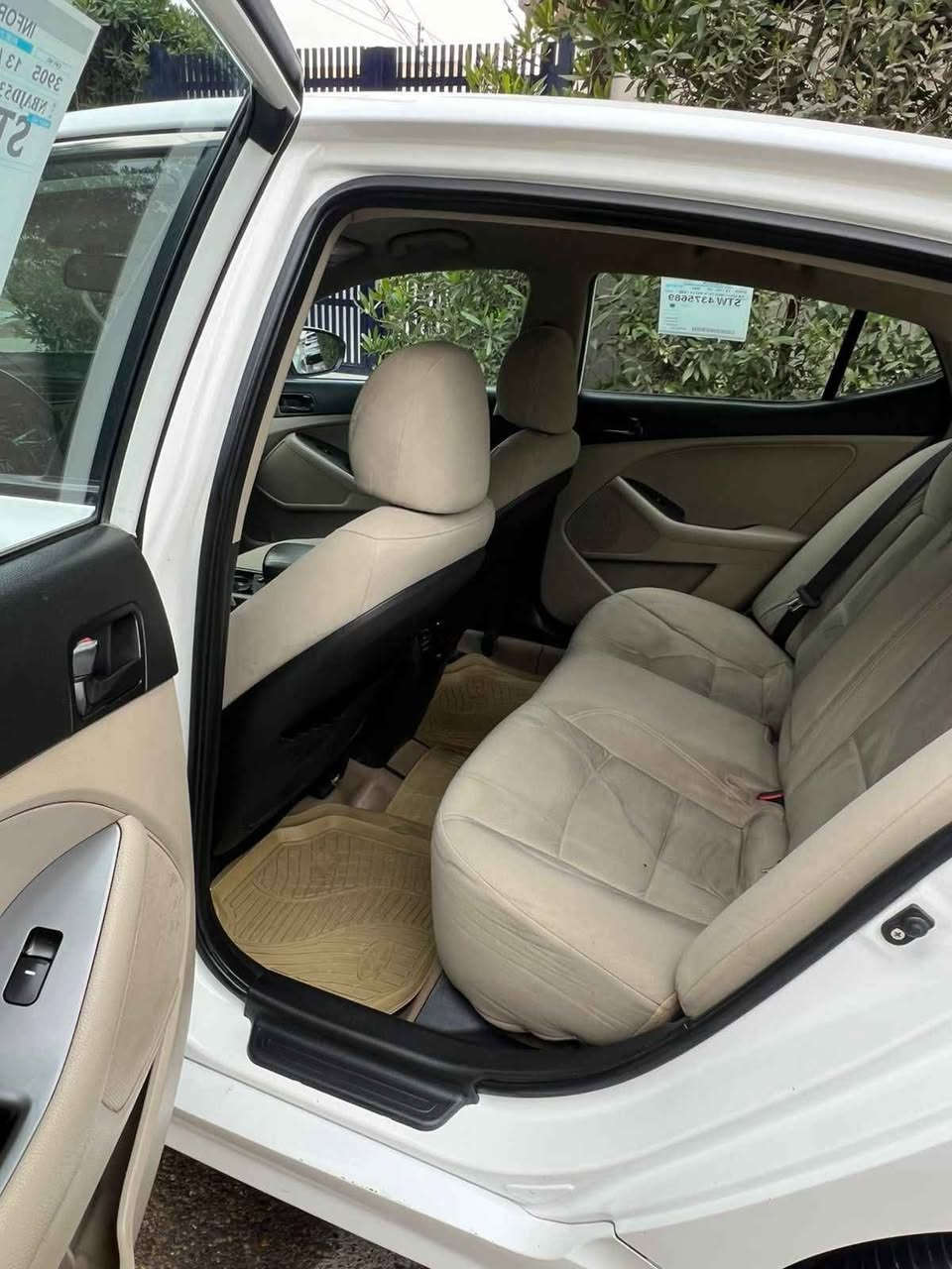 كيا أوبتما خليجي موديل 2015 السياره نظيفه جدآ رقم بغداد تحويل مباشر مواصفات حلوه السياره جاهز من كل النواحي استعمال شخصي بيه صبغ جزء بصيط جداً لقطعه واحده فقط
السعر  139 بيه مجال بصيط جدآ
*********** بغداد, العراق
