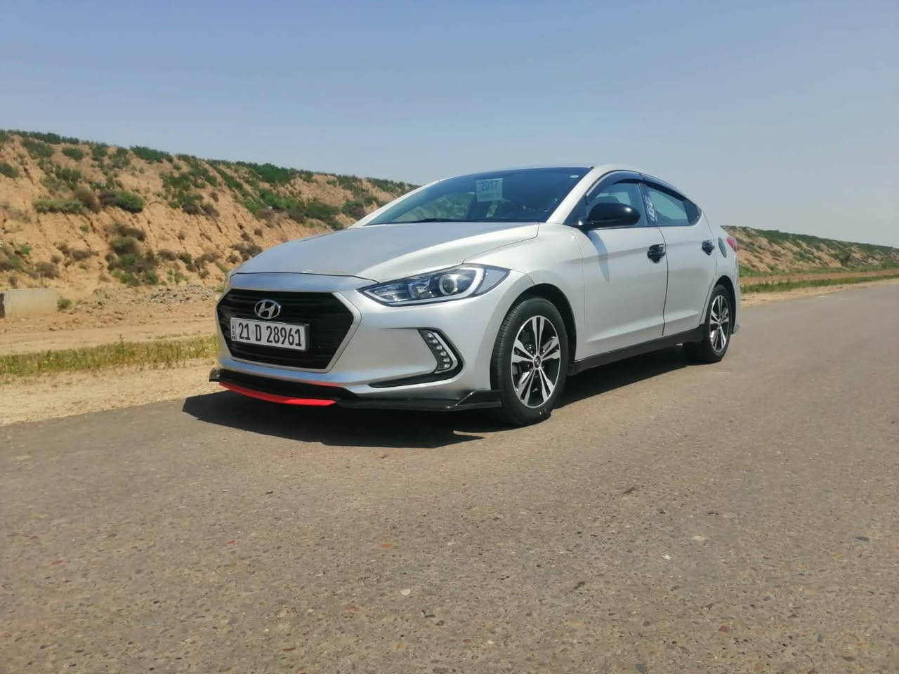 النترا ١٧ سليمانيه بأسمنا سنويه جديده السياره حادث بس قبغ جنطه مبدل بلاد بيها شخط ورشيت الصفحه فقط رش والسونار واضح ابد مابيها دواخل جديده  كلش محرك. ٢٠٠٠ تبريد ثلج داخل جديد سعرها ٩٨ بيها مجال بسيط
مكانها ديالى ***********
