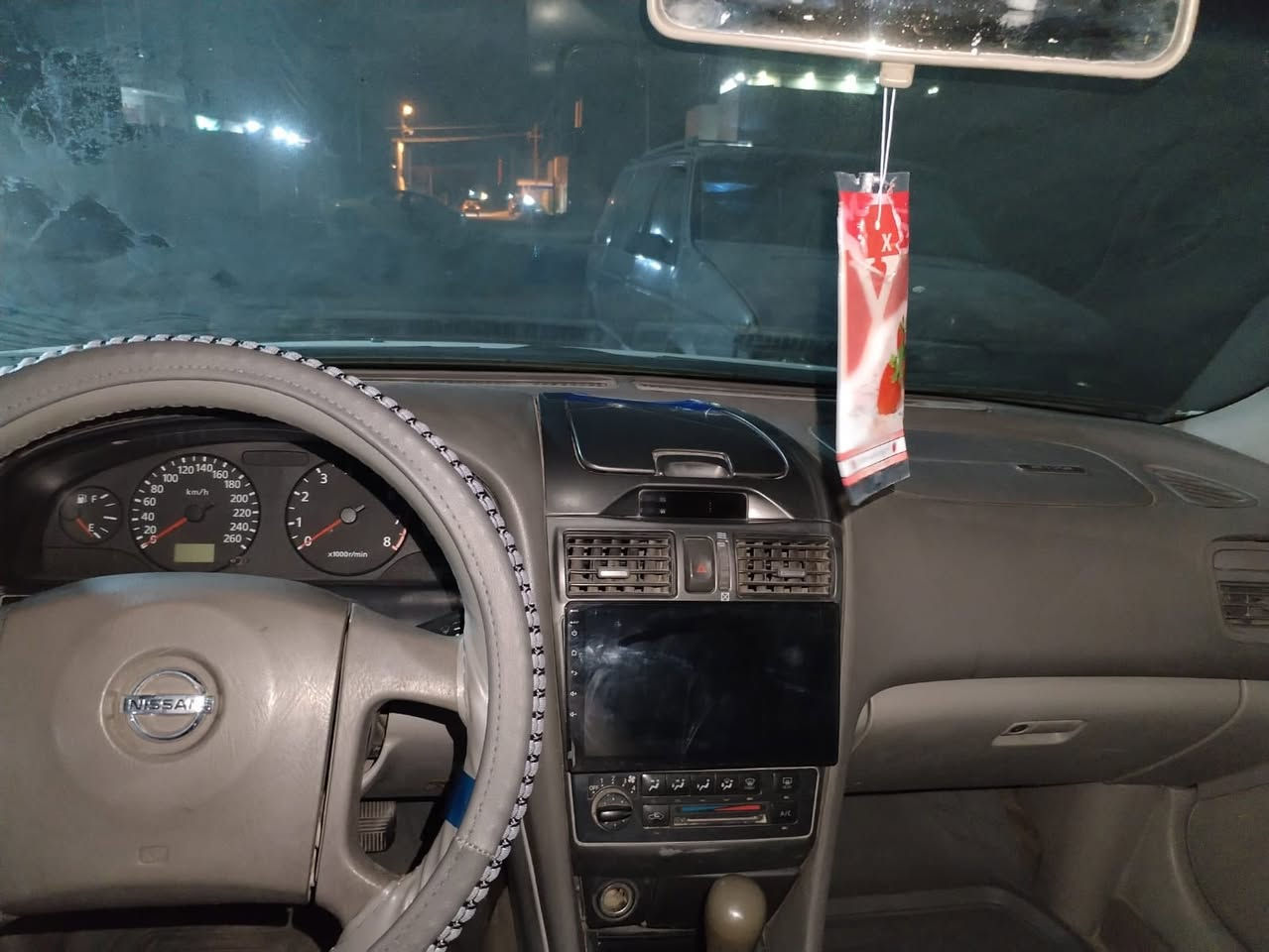 السلام عليكم
نسيان مكزما 

٢٠٠٣ كير عادي 

رقم بابل نكليزي باسمي 

مكينه بلاد ٣٠٠٠

سياره نضيفه

 مكاني الصويره 

***********

السعر ٦٠

تبريد شغال ثلج ❄️

ملاحظه السياره بس صبغ تحتاج فقط
