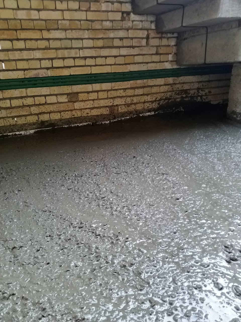 كادر عمال تطليع التراب و حدل سبيس وصب الارضيات قلع كاشي شغل درجة وله وتساب ***********
