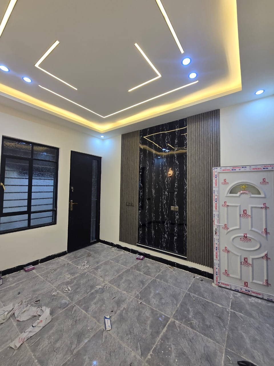 دور للبيع الموصل حي الانتصار سعر الدار 55 مليون 
طابقين كل دار 
زيرو استلام فوري 
مساحه الدار الواحد 55 متر 
غرفتين واستقبال ومطبخ وخدمات وسطح 

للإستفسار مراجعة المكتب او الاتصال على الأرقام التالية ايمن
0750 214 4093
0775 630 2993 واتساب
اوس
0770 287 3744
0750210508الرواسي_للحقارات
ابو سند
***********
'***********75 7142899
عنوان المكتب حي النور سايدين دانية ماركت مقابل افران
الرائد
