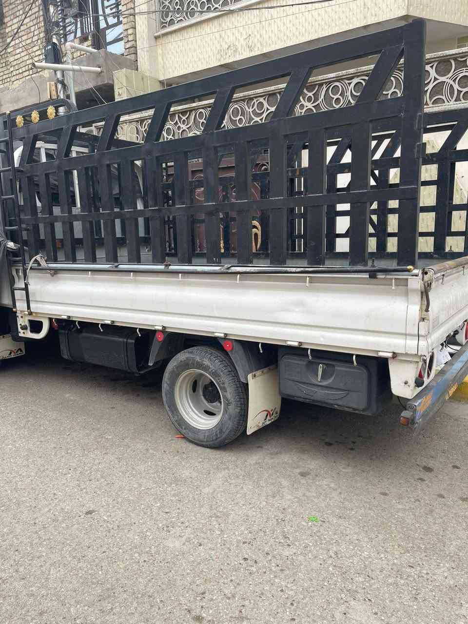 كيا فحل موديل ٢٠١١ رقم بابل انكليزي سابقا كفالة عامة شاصي ما مفطر قوطي ونظيف وكير و محرك جديد وسويت بيها هذا الحادث السيارة مكانها بغداد المشتل وباسمي مشروع وطني
السعر ٩٥ قابل للتفاوض 
***********
***********
واتساب هم موجود الشراي فقط يتصل
