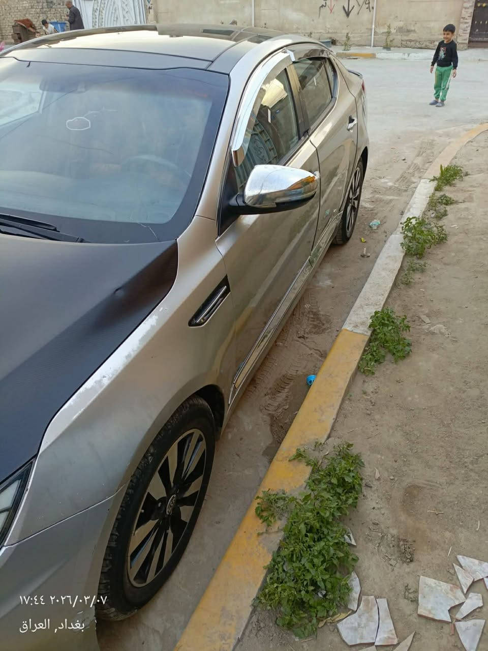 اخوان Kia K5  موديل 2011وارد كوري فول مواصفات بصمه ابواب وتشغيل بنوراما قطعتين تبريد اشاير بالمري شاشه وكاميرا كشنات جلد سيارة جاهزه كير محرك تبريد صدر جاهزة من كلشي رقم بغداد تحويل مباشر بيها جاملغ ومصلح نفسه  السعر ١٠٥وبيها مجال بسيط مكان السيارة بغداد حي العامل الملحانيه  ***********
