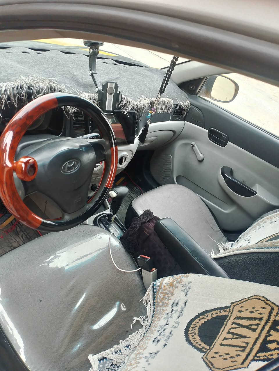 سلام عليكم اكسنت للبيع بدون دواخل بدون شاصي سياره نضيفه رقم كركوك نقابه غرامات مصفره سياره فقط باب مبدل وره سكن بلادي دفتر بانزين بيها سنويه لحد 2029 سعرها 96 
*********** واتساب 
‏‪‪0787 846 8377‬‬‏
