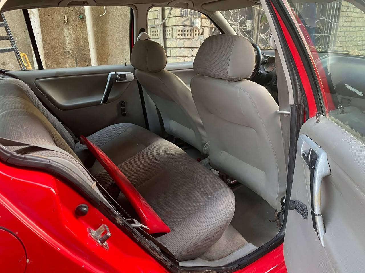 السلام عليكم
البيع فولكس واكن بولو موديل ٢٠٠٠
ابيعه كوم حديد لحد يكلي  شبيه مابيه
( تكفل فقط تحويل) سنويه ساقطه ٢٠٢٢
تحويل موجود 
السعر ٢٢ ورقه بيش مجال بسيط كلش
رقم ***********
