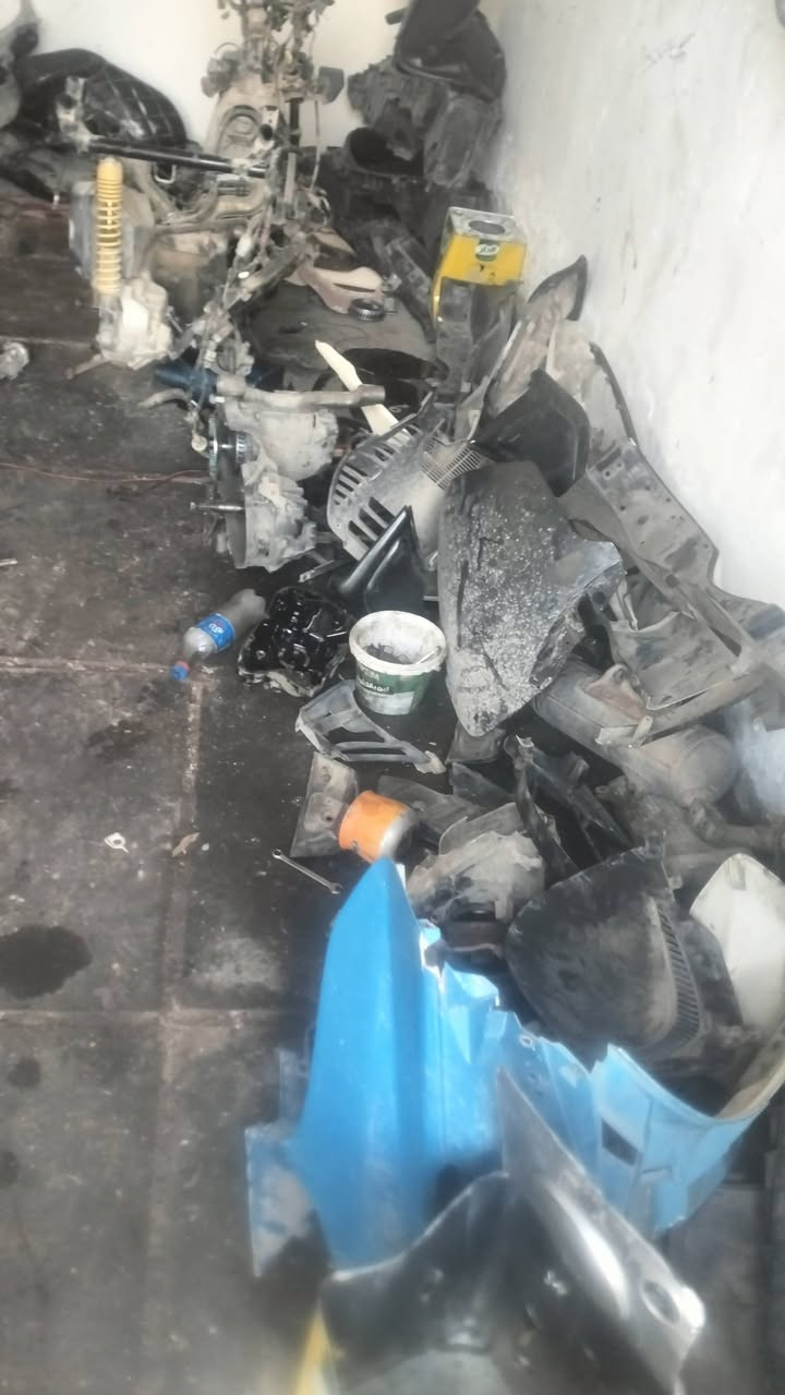 تفصيخ كامل عدي مكينه طابوكه كامله شغاله ب 150 قفل مكاني حسينيه راشديه ***********
