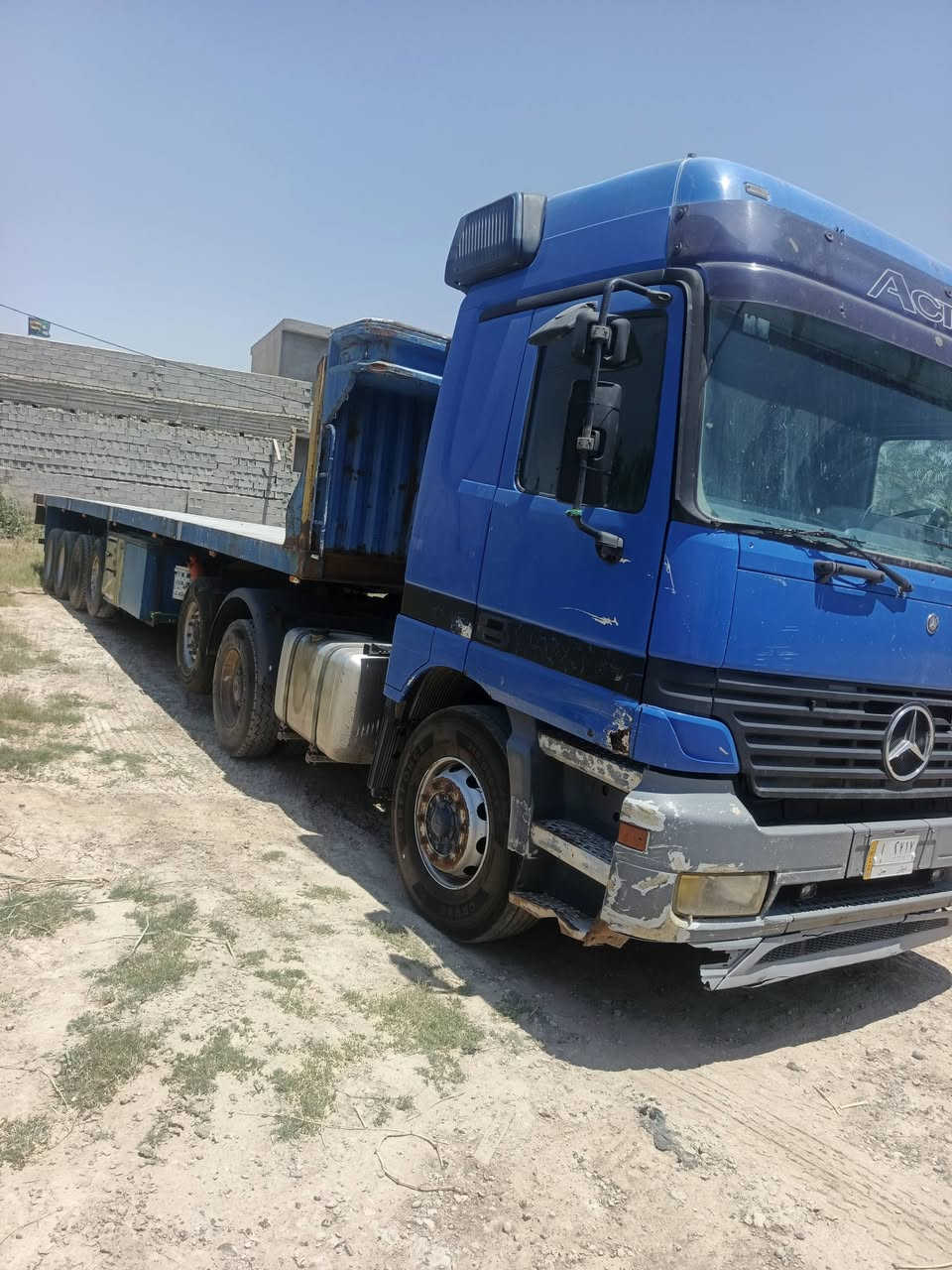 السلام عليكم للبيع اكتروس موديل 2000 راس وعربانة كفالة عامة تحويل مباشر مربوطة فلات جوانب متحركة 4 محاور عربانة عمل جرف المكان بغداد للاستفسار ‏‪***********‬‏
