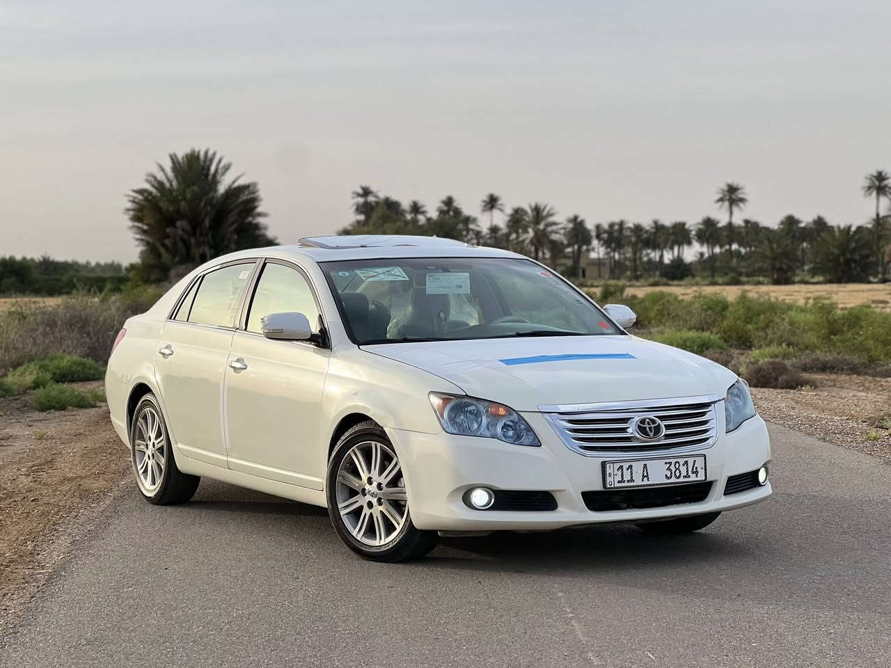 السلام عليكم 🤍
افيلون TOYOTA موديل (2008) خليجي 
رقم بغداد أنكليزي (باسمي) تحويل مباشر ثاني يوم محرك (3500) محرك وكير مكفولات حداديه امامي خلفي جديد 
تخم تاير جديد منضومه تبريد كامله جديده تبريد ثلج ❄️ 
المواصفات 
سلايد روف 
كشنات جلد +كهرباء 
خزن ميموري 
شاشه مع كامره خلفيه 
تحكم ستيرن 
بصمه أبواب عدد 5 
أنار ترحيب ع قرب 
وبعد هواي مواصفات بيه 
السياره بيه رشات صبغ شرط بدون ضربه فقط كلير سياره جديده مال بيت جني 
العنوان واسط 
السعر اتصل على الرقم او خاص بسبب النفوس الضعيفه 
رقم الهاتف ***********
