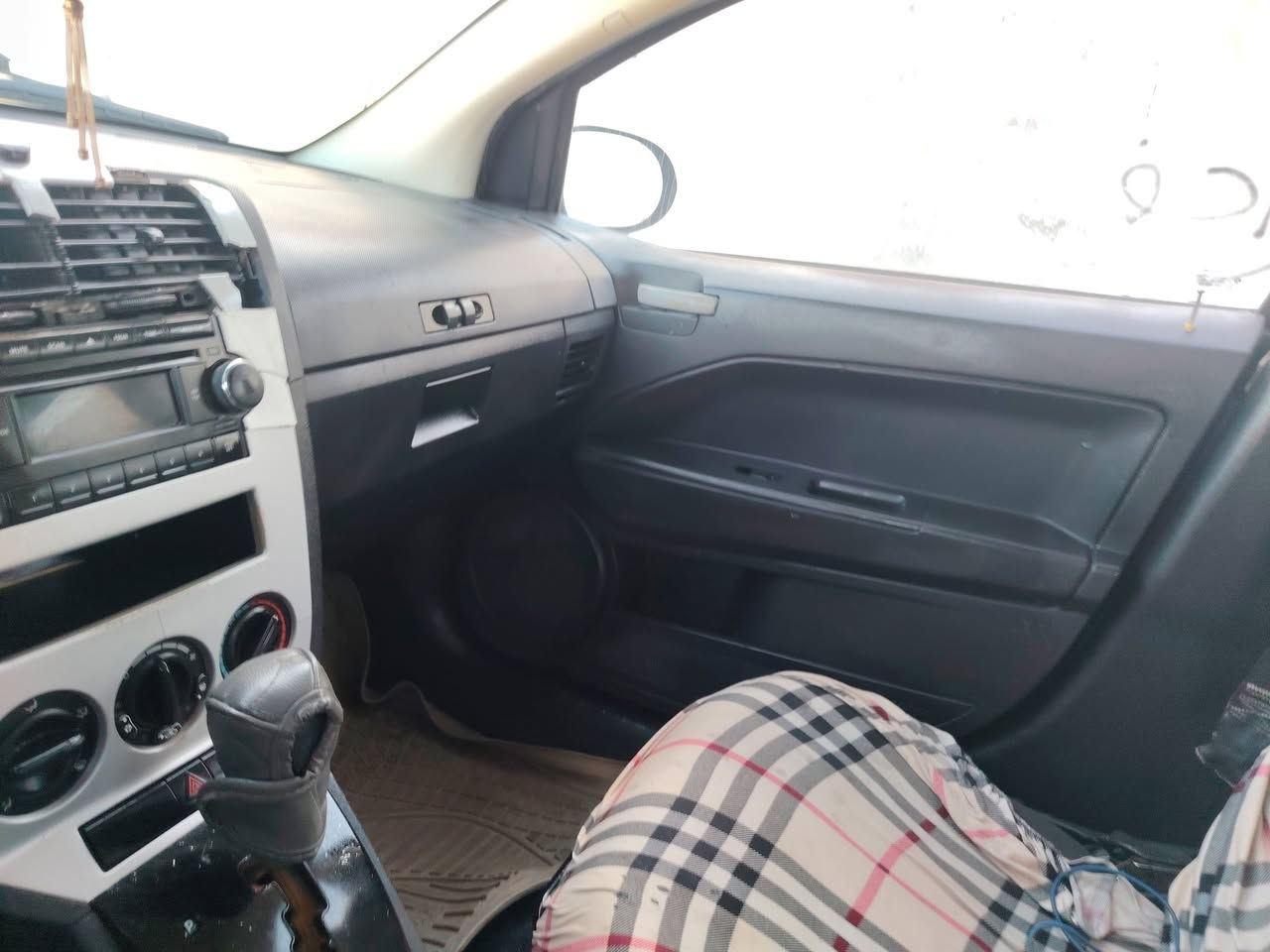 يا الله
.      بيع فقط 
دوج كاليبر موديل 2008 اوتماتيك
رقم بغداد دولي انكليزي سنويه وهزه جديده ل 2030 السياره جاهزه ونضيفه حجم محرك 2400 
بيها قطع صبغ ابيع حزام بدون دواخل شرط اليدور سياره مال جنيان للعائله والسفر هاي تفيده 
 الشراي يتصل ***********
مكان السيارة النجف الاشرف 
السعر  55 $ ورقه
