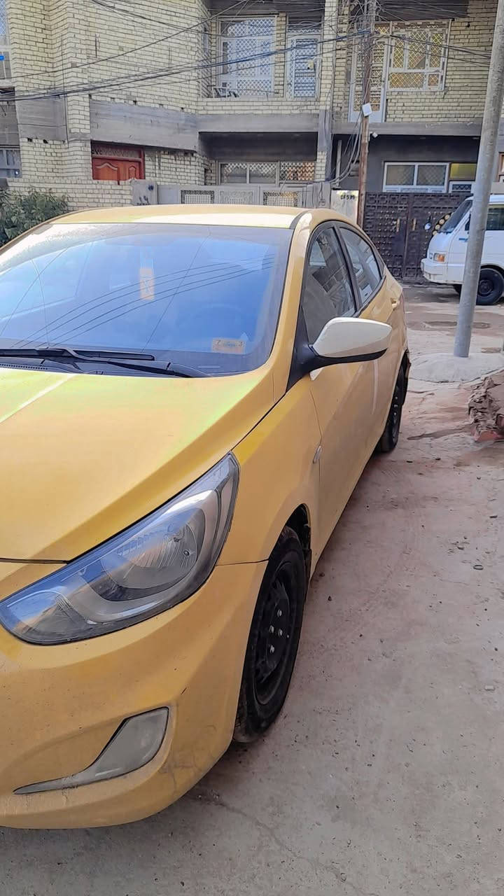 السلام وعليكم
اكسنت 2013 خليجي 

سياره نضيفه مابيها نقص

مكينه وكير مكفول 

بيها هاي ضربه ضربني ابو تريله ما صلحتها 

تايرات نضيفه 

سياره باسمي 

سعر 80 بي مجال

رقم انكليزي سنويه لحد شهر ١٠
عنوان بغداد 
رقم تلفون ***********
