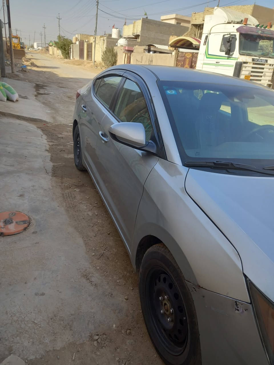 السلام عليكم  عندي النترا موديل  ٢٠ وارد أمريكي حادث سياره جاملغ والبنيد صبغ جاملغ الثاني سياره نص فول بدون فتحه صقف بصمه سياره بسمي نافذه  ٢٠٢٧ سعر. ١٢٠ دفتر و٢٠ ورقه اتصال على رقم ***********.
