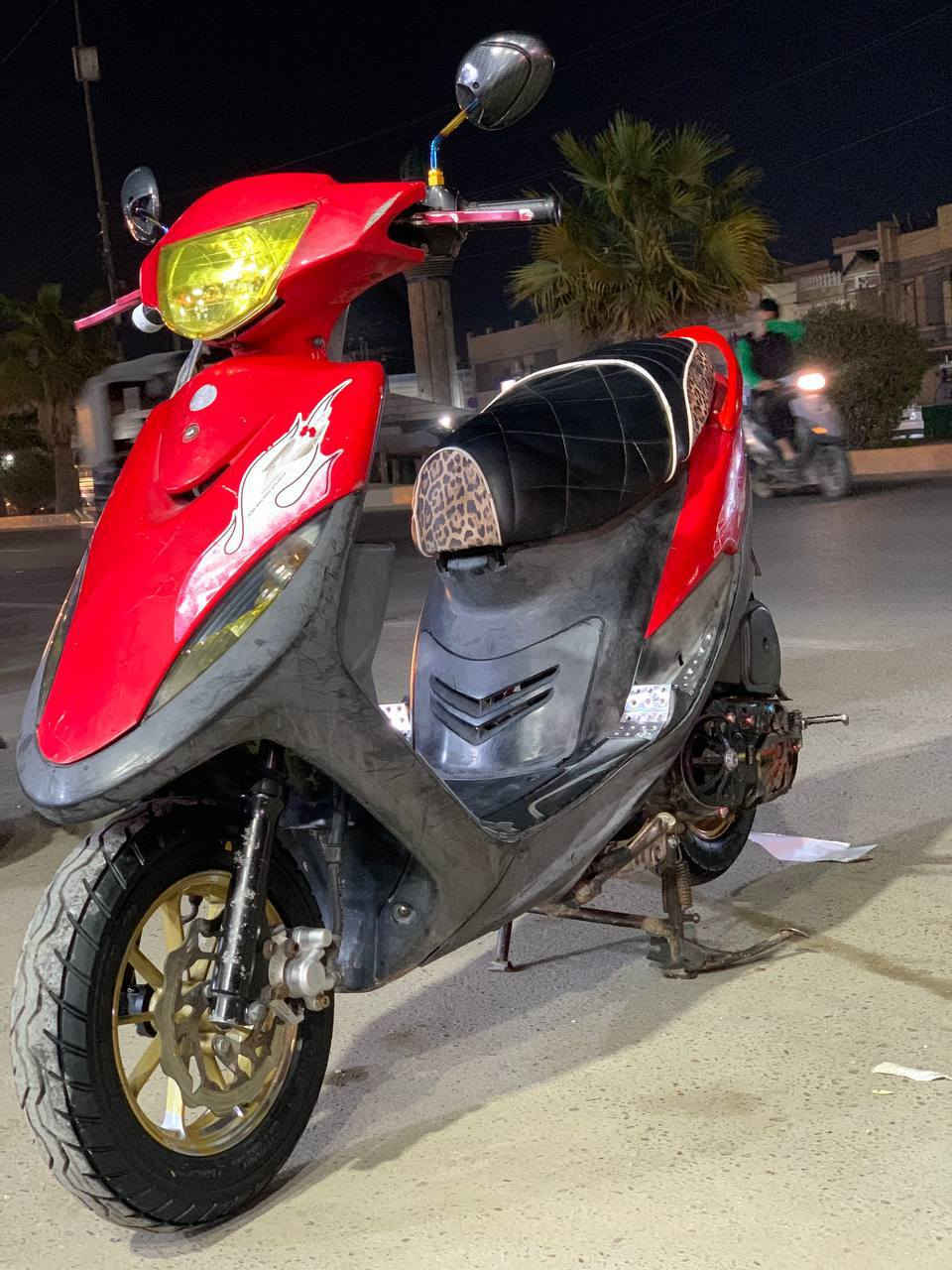 دراجه ماكس  ٥٥بلاديه دراجه لا تنقيص و لا تبخير
دراجه حلوه  و حله من صوره 
دراجه شوفت عينك  مرتبه و نضيفه
سعر ٩٠٠وبيهة مجال قليل 
مكاني شعب رقم ***********

ملاحظه دراجه كل نقص مابيه 
ورقم  مو ويه دراجه
