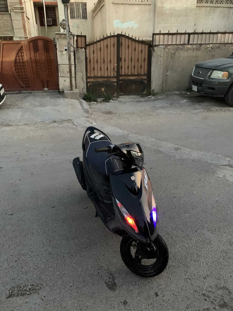 السلام عليكم للبيع عدله بلاد49
كامله مكمله سلف بكل وقت مكينه ناعمه مشدود عليه FMتخبل شلعه ومعدل نقوصاته بسيطه كلش سعر ٦٠٠ وبيه مجال 
مكان بغداد حي العامل للتواصل واتساب
‭٠٧٧٦ ٠٤٨ ٠٣٥٨
