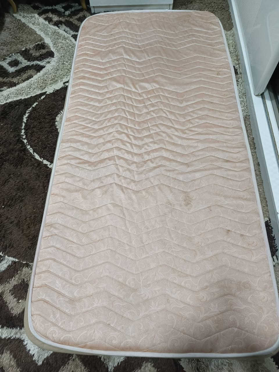 دوشك اسفنج ضغط عالي مال تخت نفر للبيع السعر 20 الإتصال عالرقم ***********
يوجد خدمه توصيل
