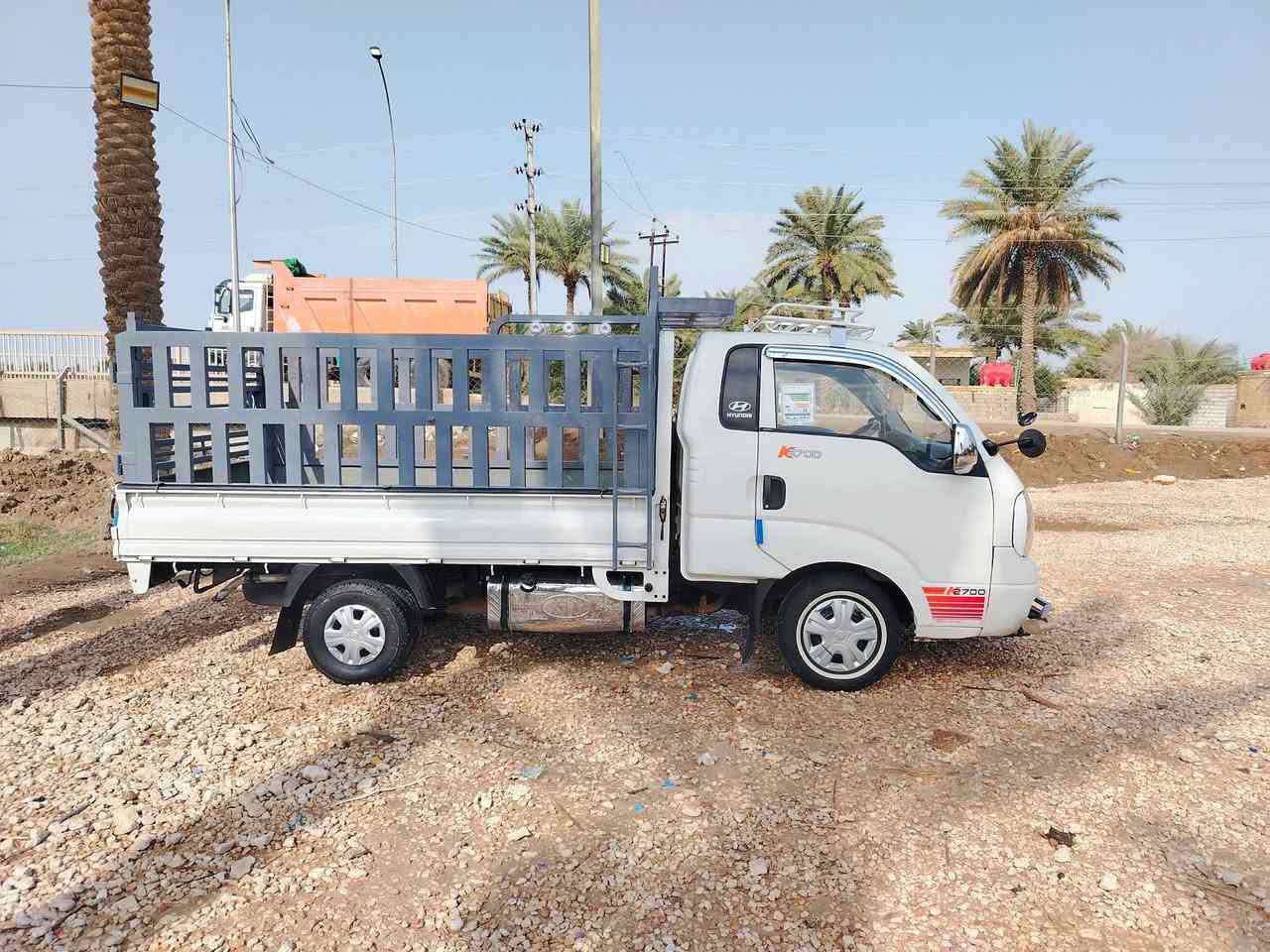 السلام عليكم سياره للبيع موديل 2012 رقم قادسيه انكليزي سنويه 2030 تحويل ثاني يوم سياره مكفوله تخم تاير جديد ***********
