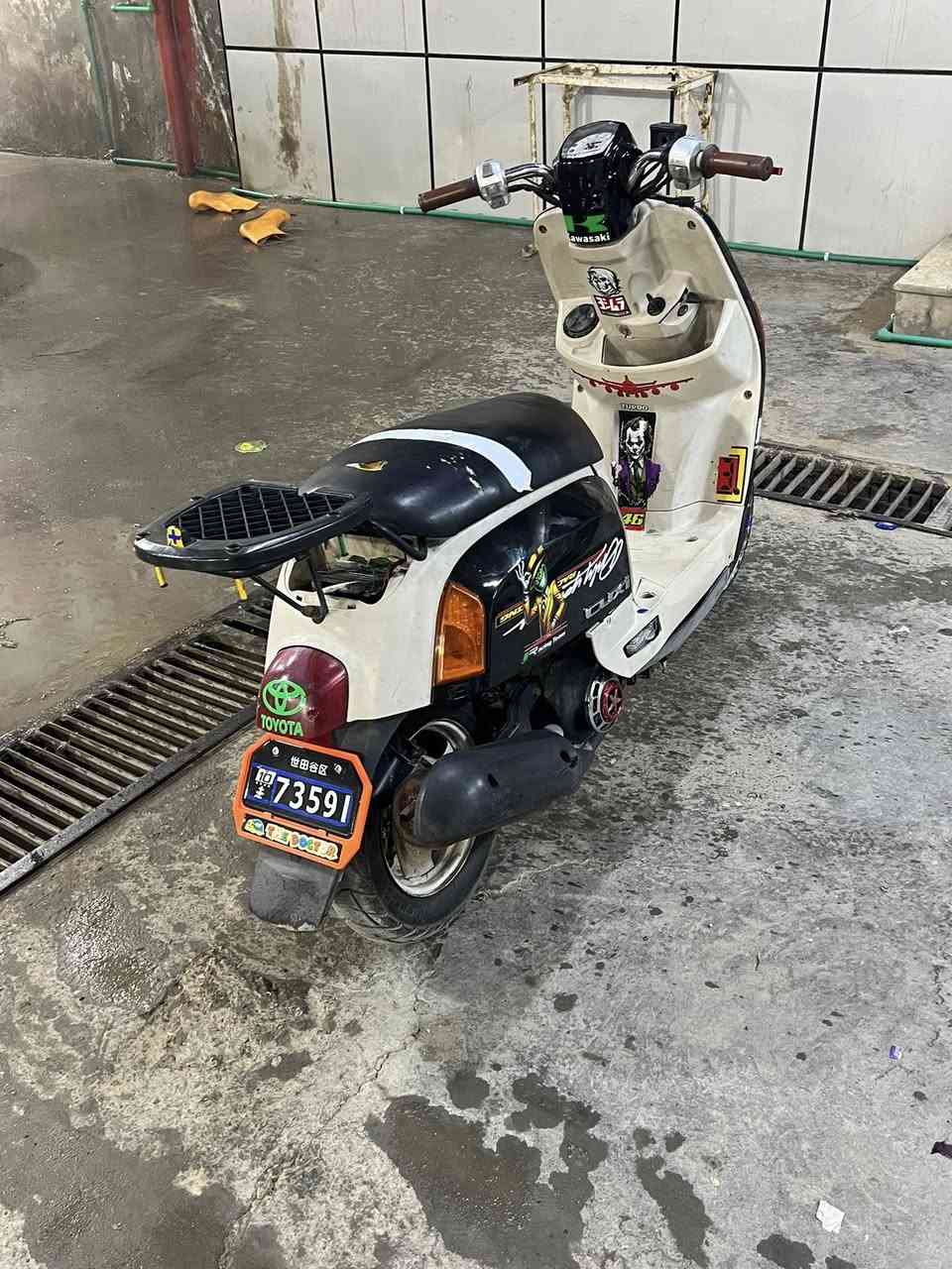 بوليس حلوه نكره سلف حلوه الدراجه مكينه خرسه  كهربايت تشتغل  الدراجه يردلها ترتيب   السعر 425 بيها مجال للشراي اتصل وتشلع اعيوني ***********
